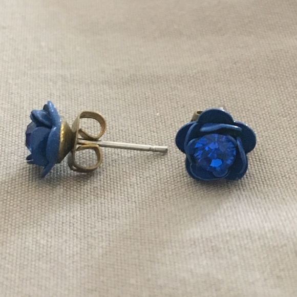 *NEVER WORN* Blue Rose Studs - Picture 4 of 7